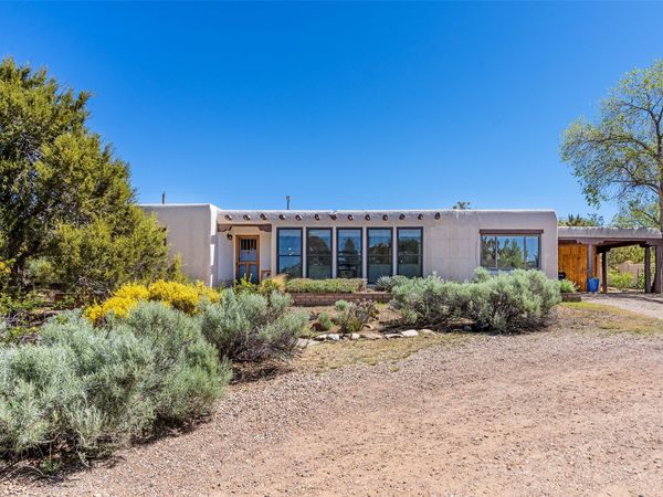 615 Barcelona Road , Santa Fe, NM 87505