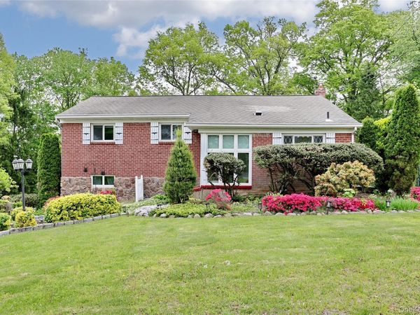 34 E Allison Avenue , Pearl River, NY 10965