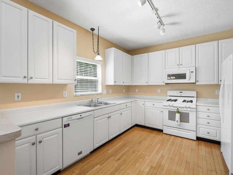 7408 Maynooth Drive, Dublin, OH 43017 Photo 9