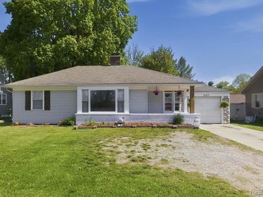 1137 E Main Street, Flushing, MI 48433