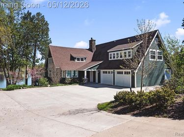 6390 Commerce Road, West Bloomfield Twp, MI 48324