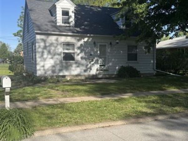 709 E 3rd St., Kalona, IA 52247