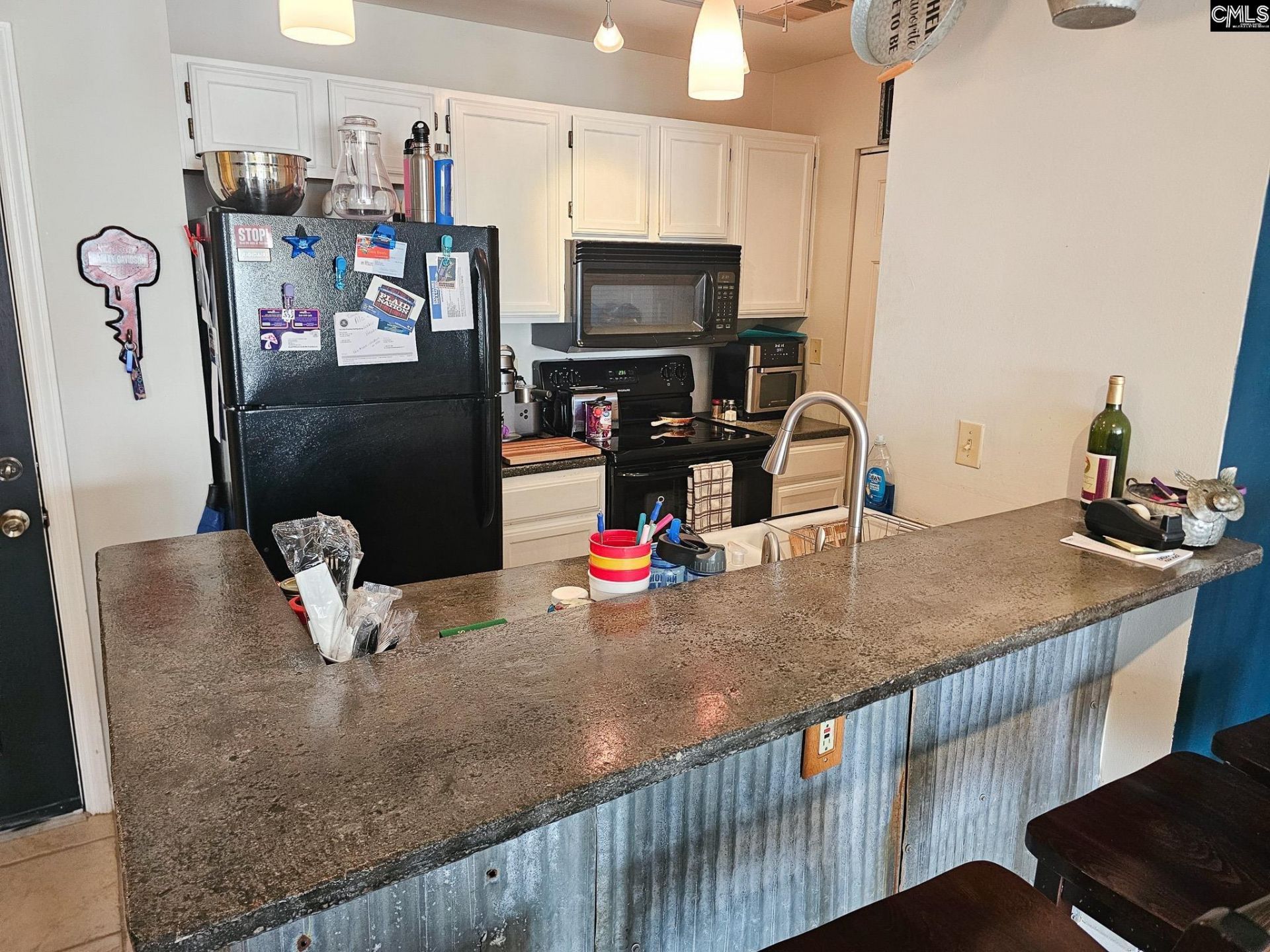 900 Taylor Street Photo 14