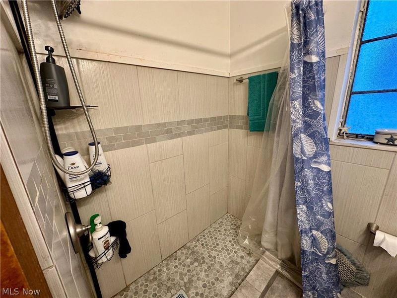 1166 E 176th Street, Cleveland, OH 44119 Photo 19