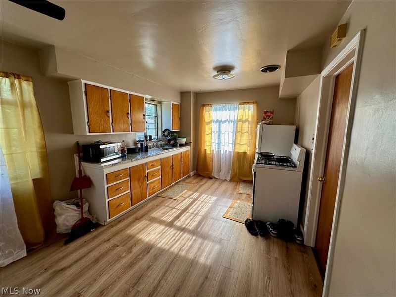 1166 E 176th Street, Cleveland, OH 44119 Photo 2