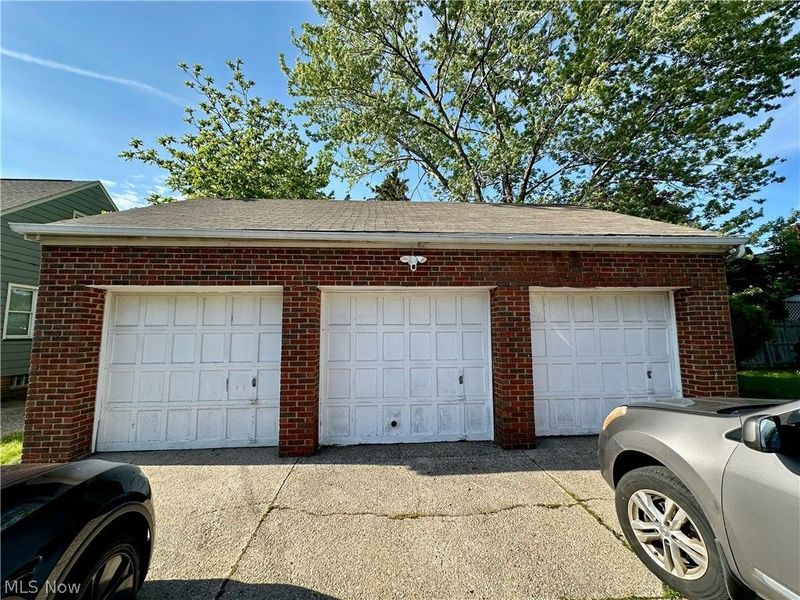 1166 E 176th Street, Cleveland, OH 44119 Photo 34