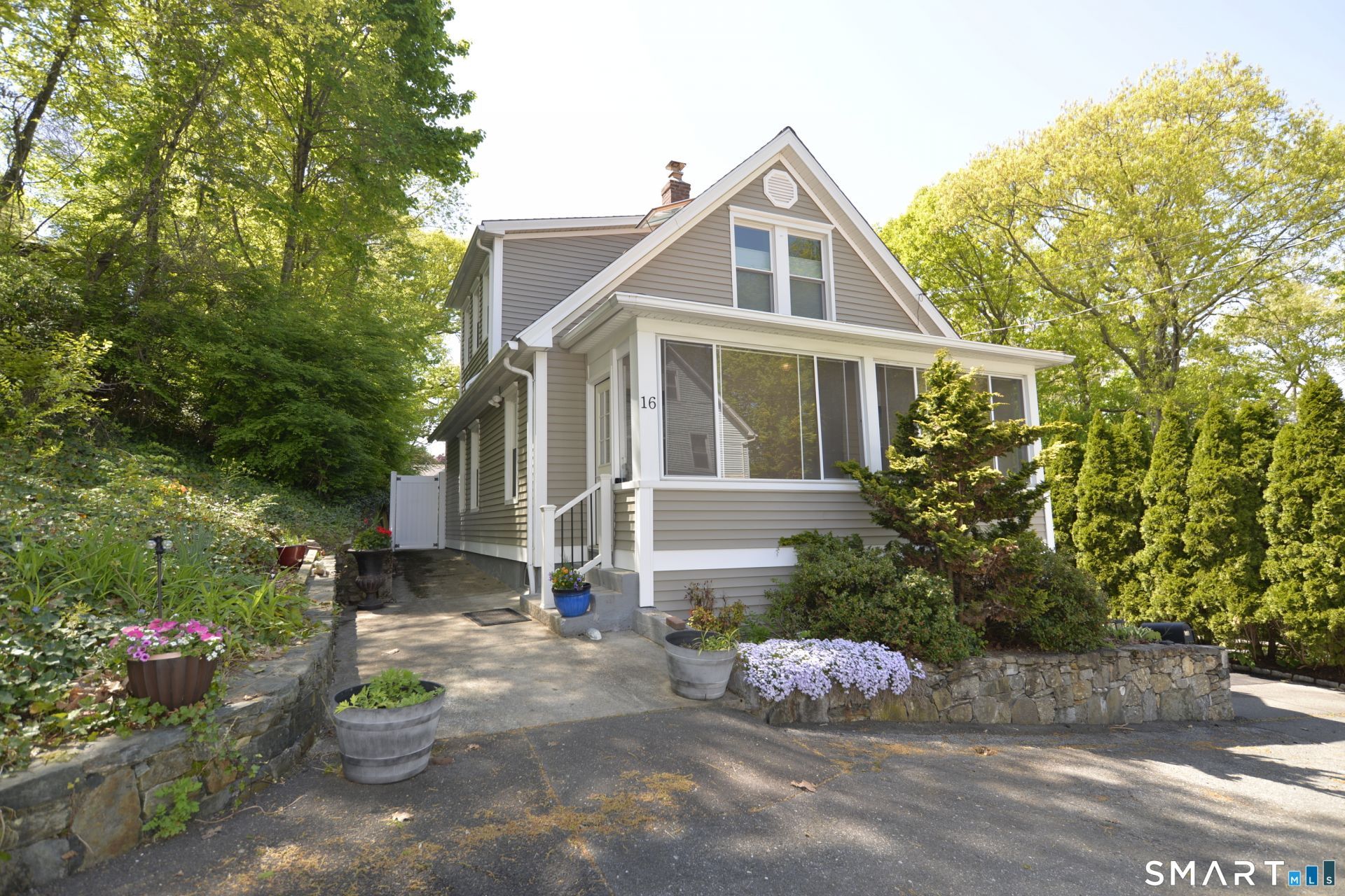 16 Mount Pleasant, Shelton, CT 06484 Main Photo
