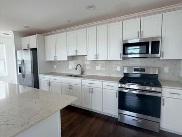 375 Crescent, Unit 3a, Chelsea, MA 02150