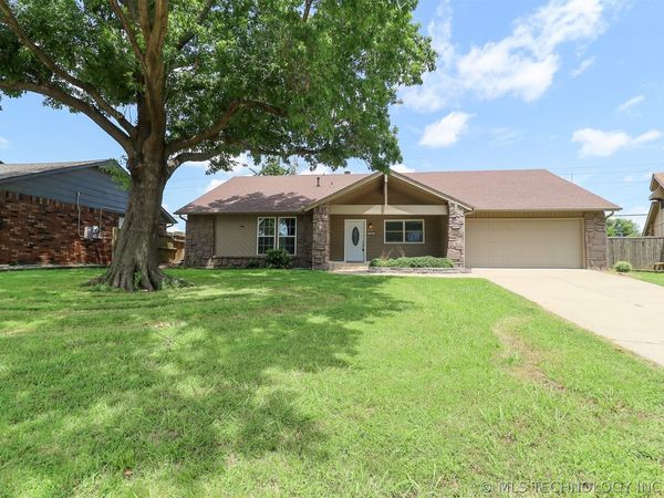 1404 W Indianola Street, Broken Arrow, OK 74012