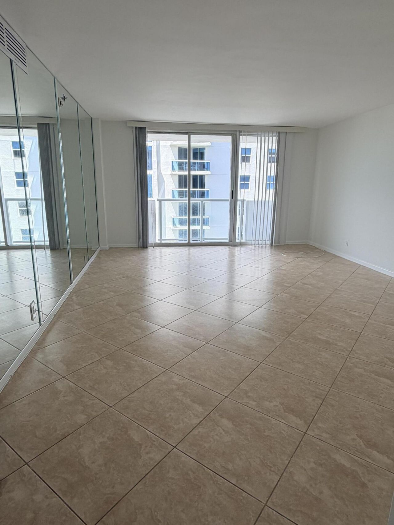 9195 Collins Avenue, Unit 913, Surfside, FL 33154 Photo