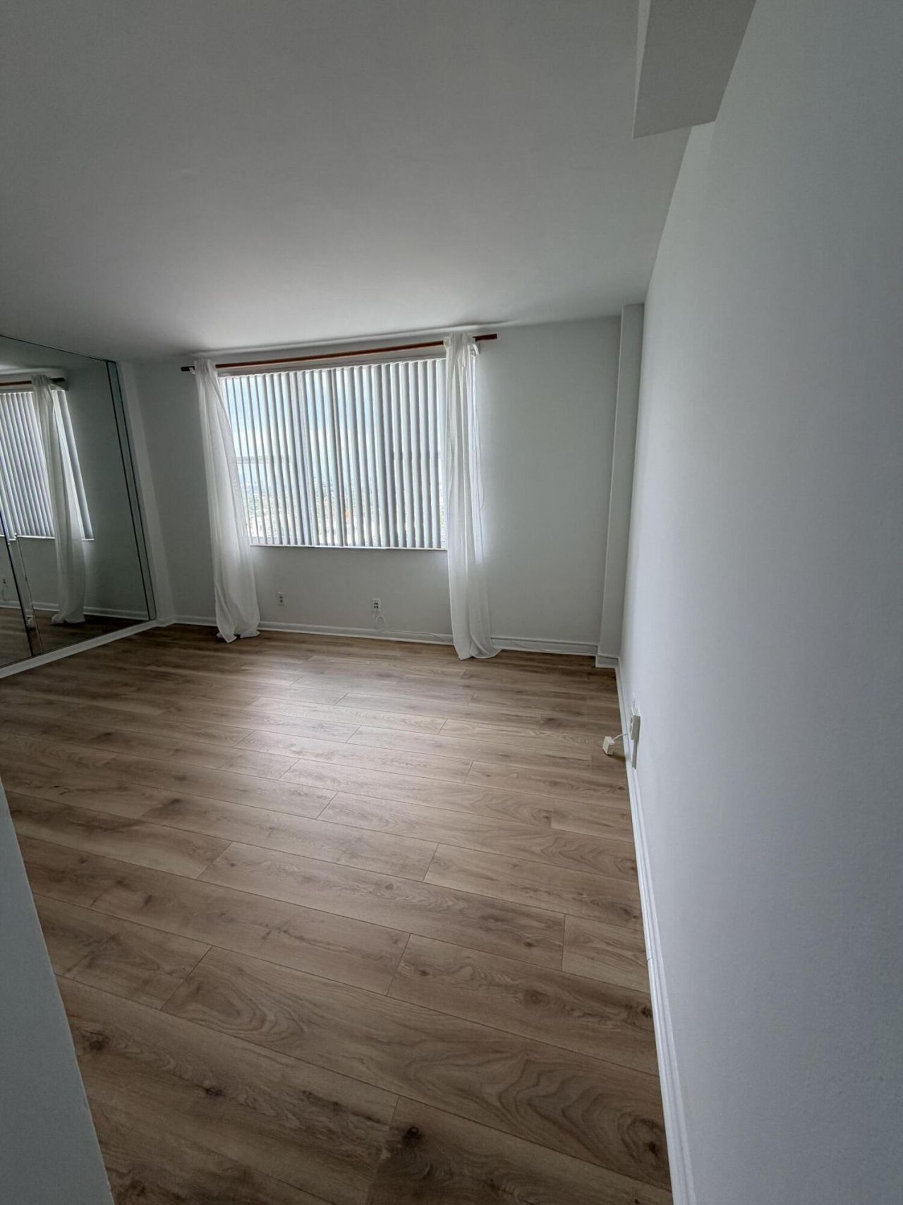 9195 Collins Avenue, Unit 913, Surfside, FL 33154 Photo