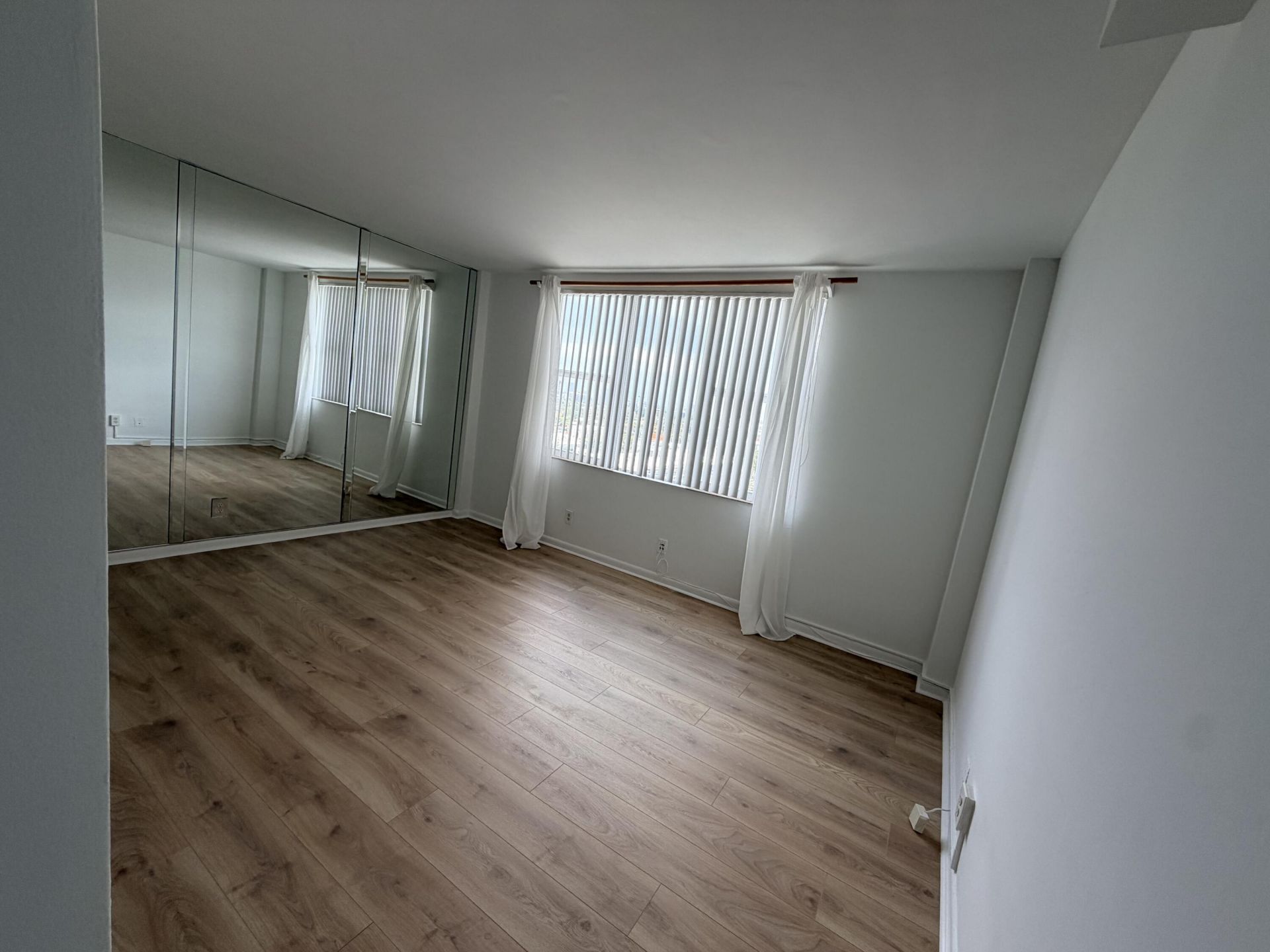 9195 Collins Avenue, Unit 913, Surfside, FL 33154 Photo