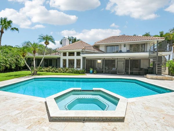 15 Carrick Road, Palm Beach Gardens, FL 33418