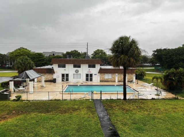 6289 Lear Drive, Unit 302, Atlantis, FL 33462 Photo