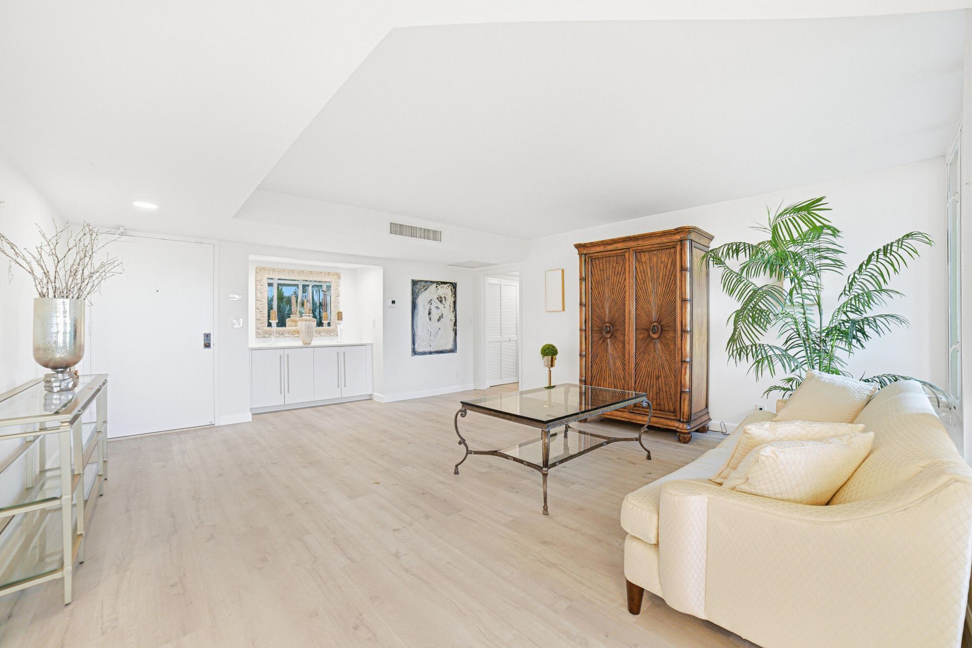 100 SE 5th Avenue, Unit 412, Boca Raton, FL 33432 Photo