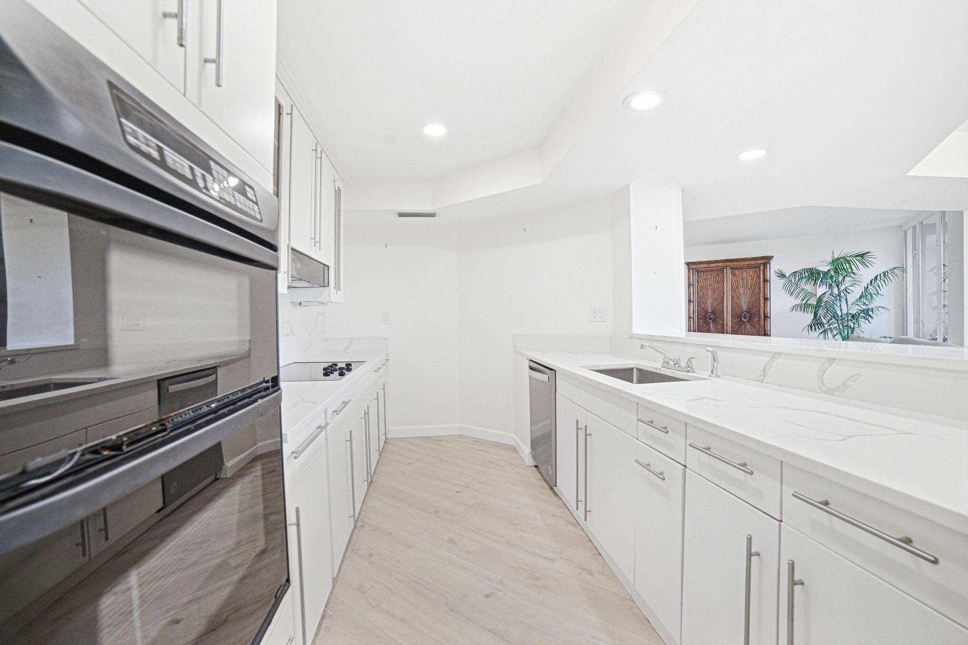100 SE 5th Avenue, Unit 412, Boca Raton, FL 33432 Photo