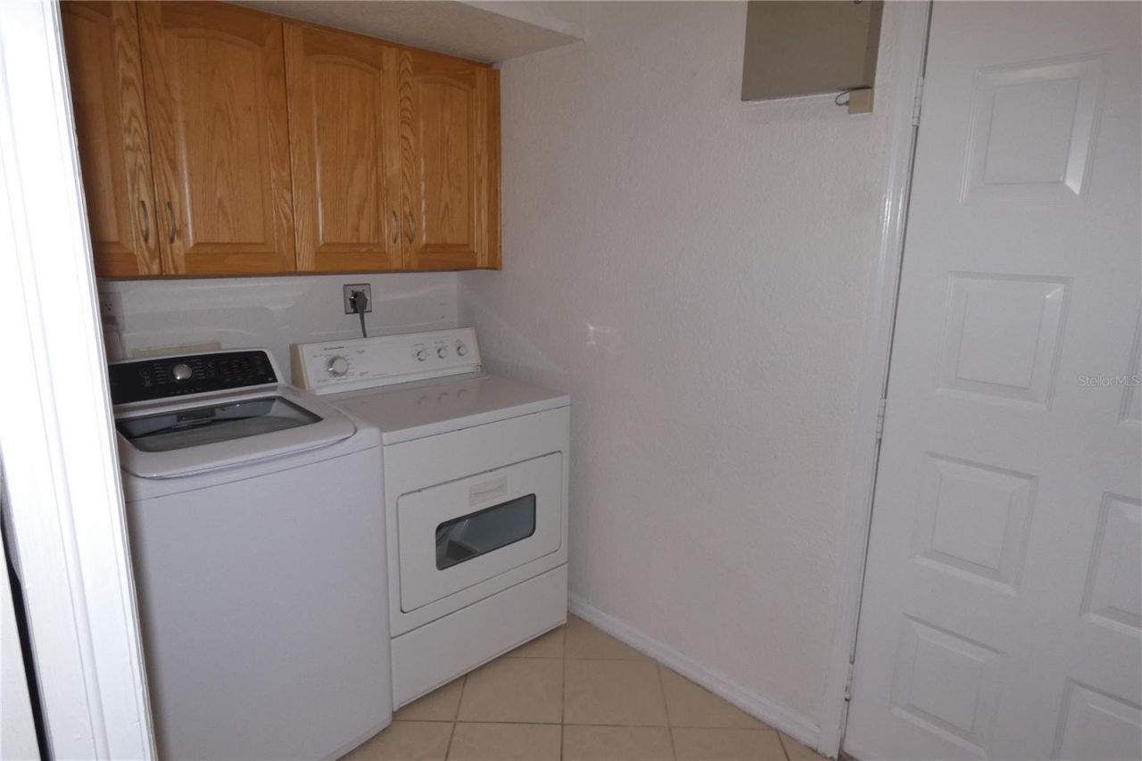 617 Segovia Court Ne, Saint Petersburg, FL 33703 Photo