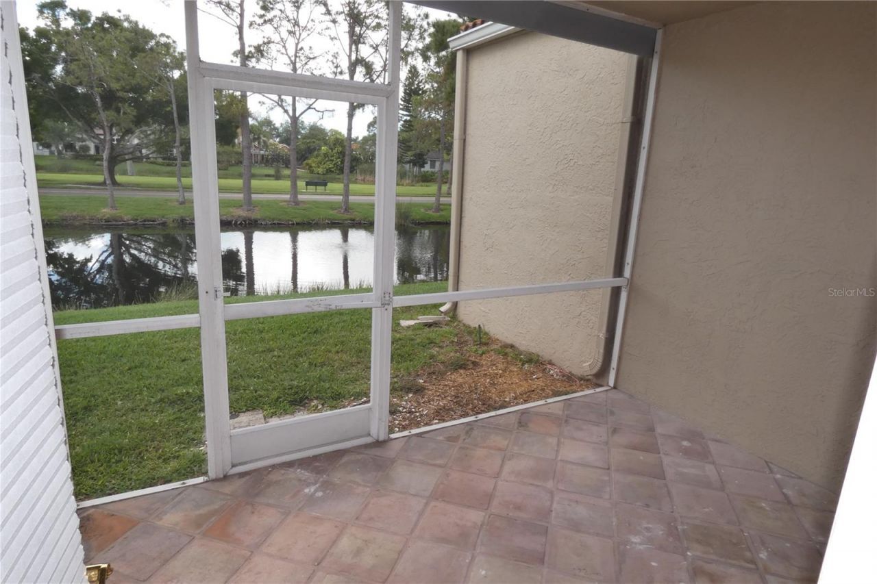617 Segovia Court Ne, Saint Petersburg, FL 33703 Photo