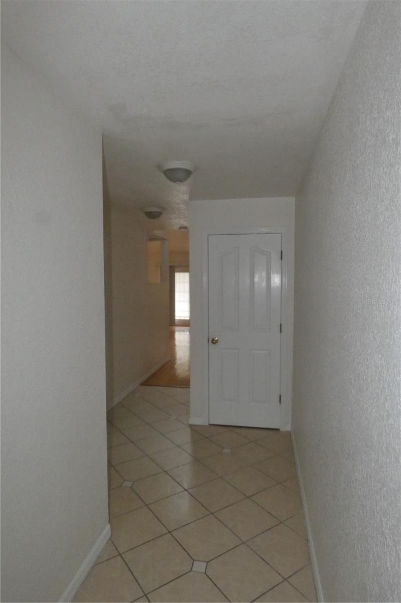 617 Segovia Court Ne, Saint Petersburg, FL 33703 Photo