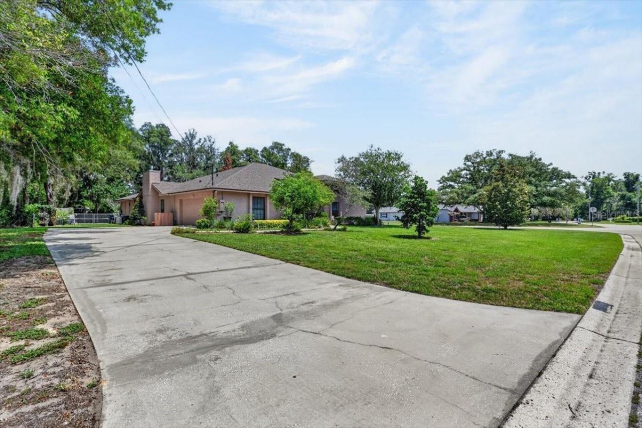 11214 Leprechaun Drive, Riverview, FL 33569 Photo