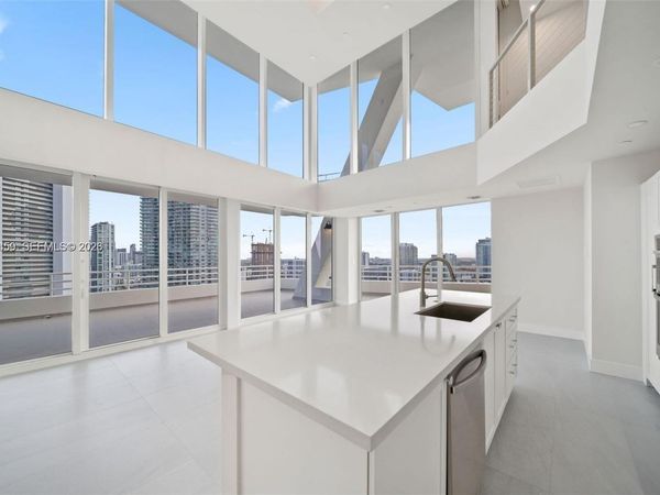 555 NE 34th St , Unit PH4, Miami, FL 33137