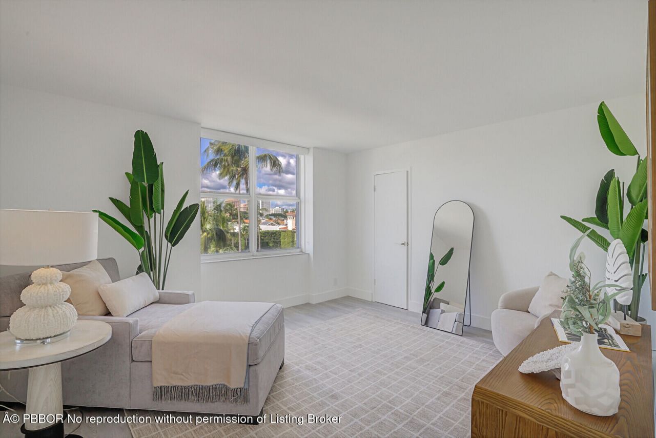 354 Chilean Avenue, Unit 4D, Palm Beach, FL 33480 Photo
