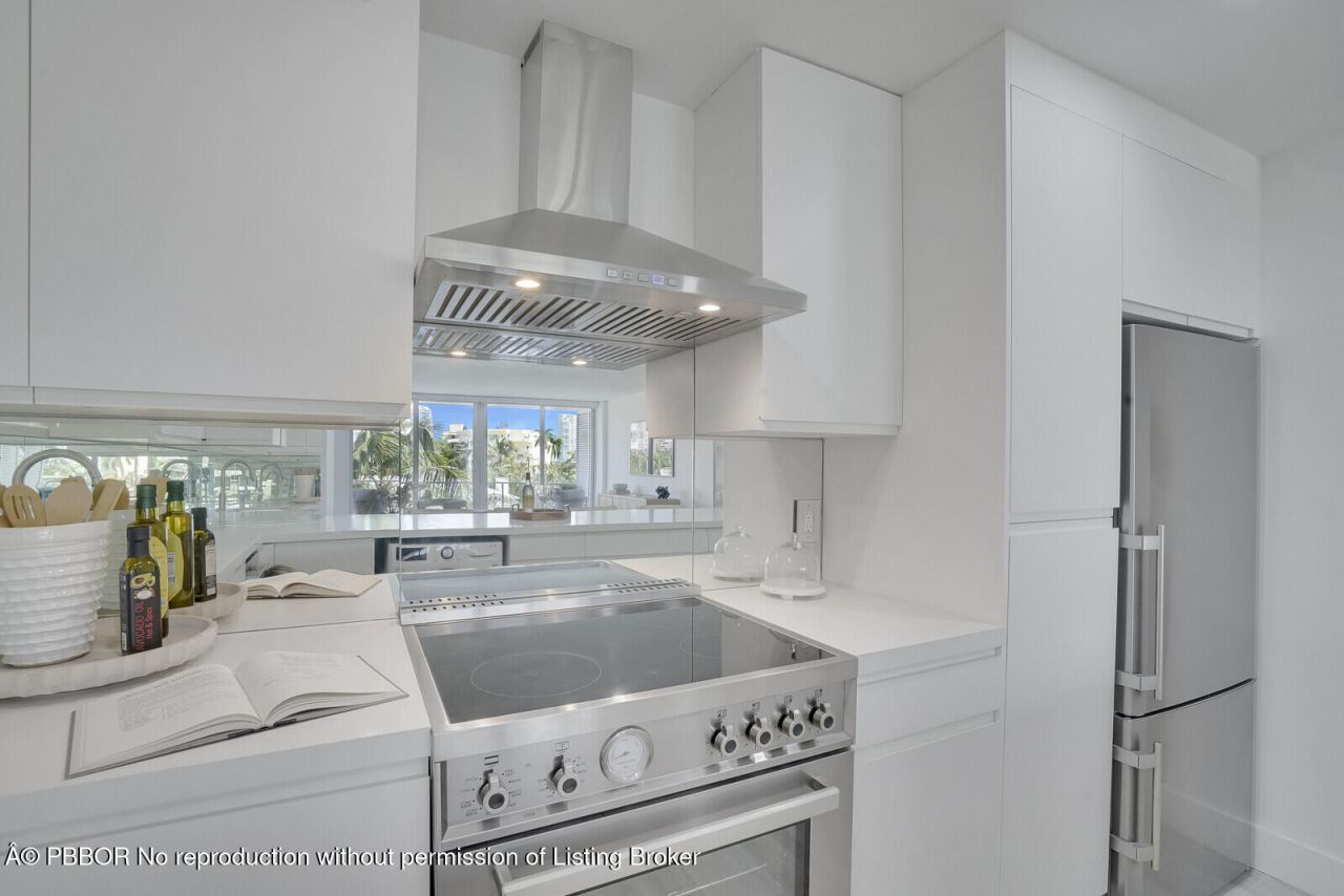 354 Chilean Avenue, Unit 4D, Palm Beach, FL 33480 Photo