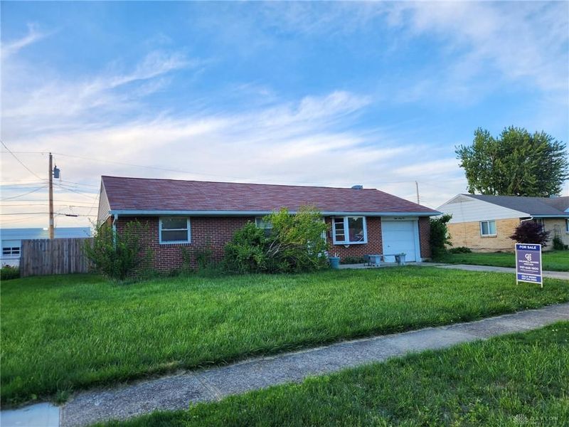 835 Fitchland Drive, Vandalia, OH 45377 Photo 2