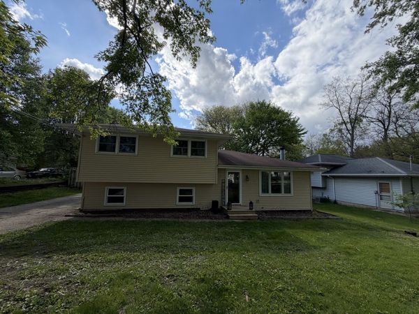 3S478 Winfield Road , Warrenville, IL 60555