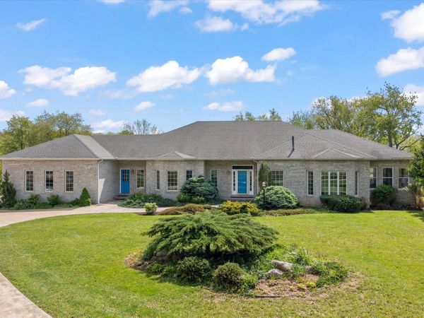 588 E County Road 2400, Dewey, IL 61840