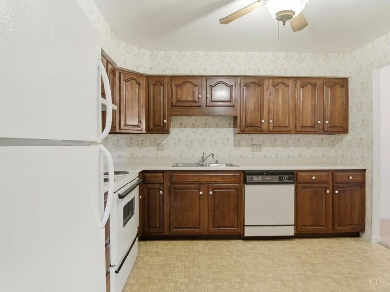 5346 Werk Road, Unit D12, Green Township, OH 45248 Photo 12