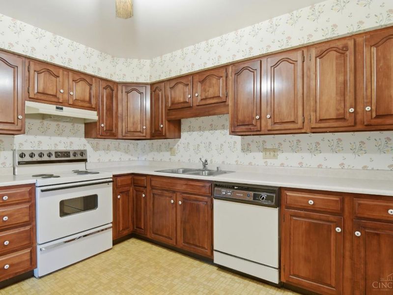5346 Werk Road, Unit D12, Green Township, OH 45248 Photo 13