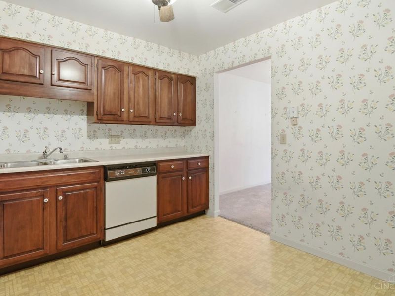 5346 Werk Road, Unit D12, Green Township, OH 45248 Photo 14