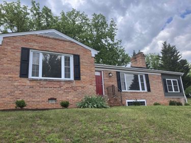 212 SKYLAND DR, STAUNTON, VA 24401