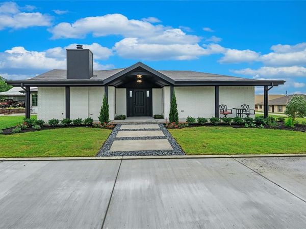 5463 Kelly Drive, Roanoke, TX 76262