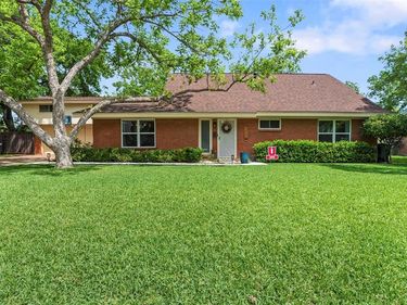 3608 Wooten Drive, Fort Worth, TX 76133