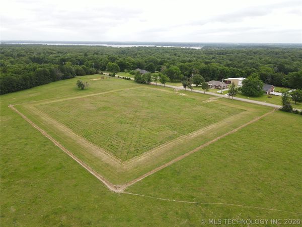 1 N 4285 Road N, Hugo, OK 74743