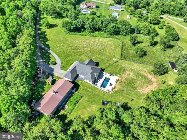 1685 BAHNS MILL ROAD, WINDSOR, PA 17366