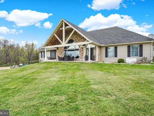 1685 BAHNS MILL ROAD, WINDSOR, PA 17366