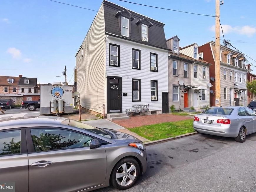 1348 Vernon Street, Harrisburg, PA 17104 Main Photo