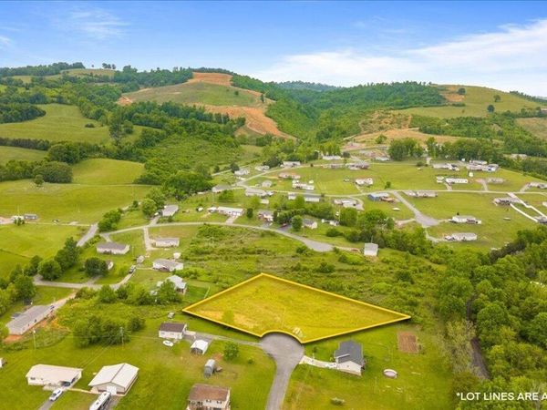 Jean Woods , Tazewell, TN 37879
