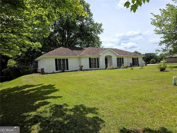 2064 Skyland Glen Drive, Snellville, GA 30078