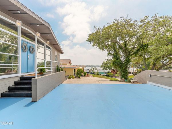 9 Fountainebleau Circle, Daytona Beach, FL 32118