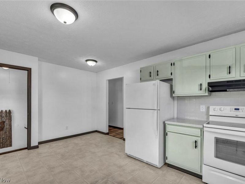 1144 Noble Street, Barberton, OH 44203 Photo 12