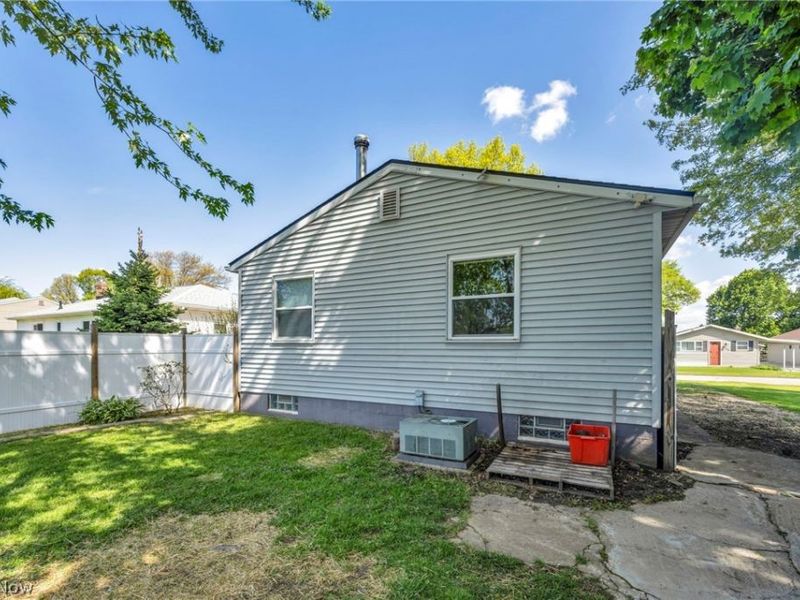 1144 Noble Street, Barberton, OH 44203 Photo 33