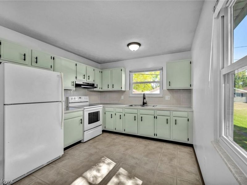 1144 Noble Street, Barberton, OH 44203 Photo 8