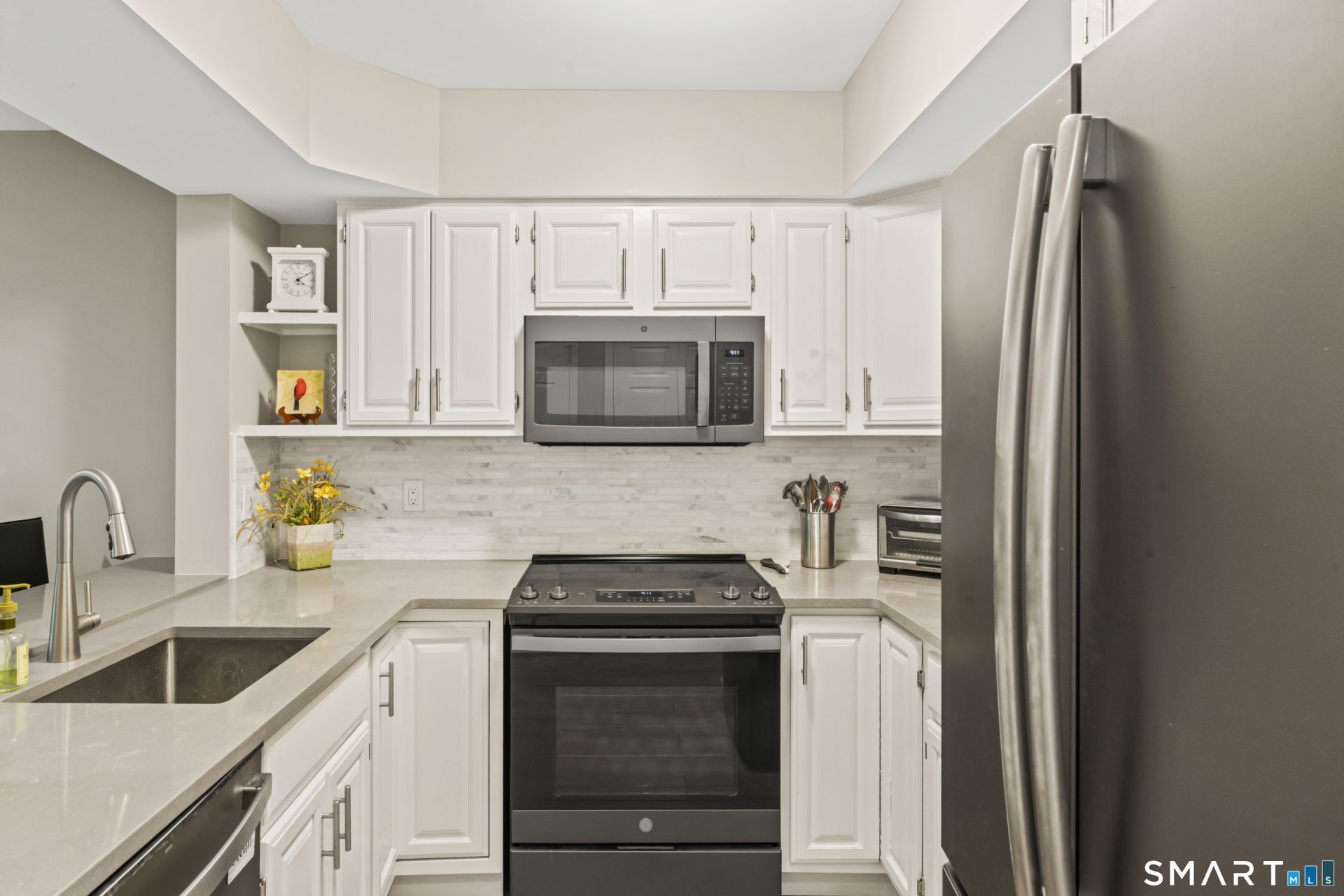 351 Pemberwick, Unit 818, Greenwich, CT 06831 Main Photo