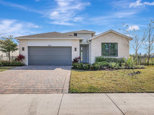 6007 SE Skyblue Circle, Stuart, FL 34997