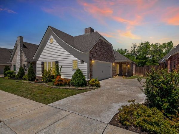 254 N Solitude Bend, Fayetteville, AR 72704