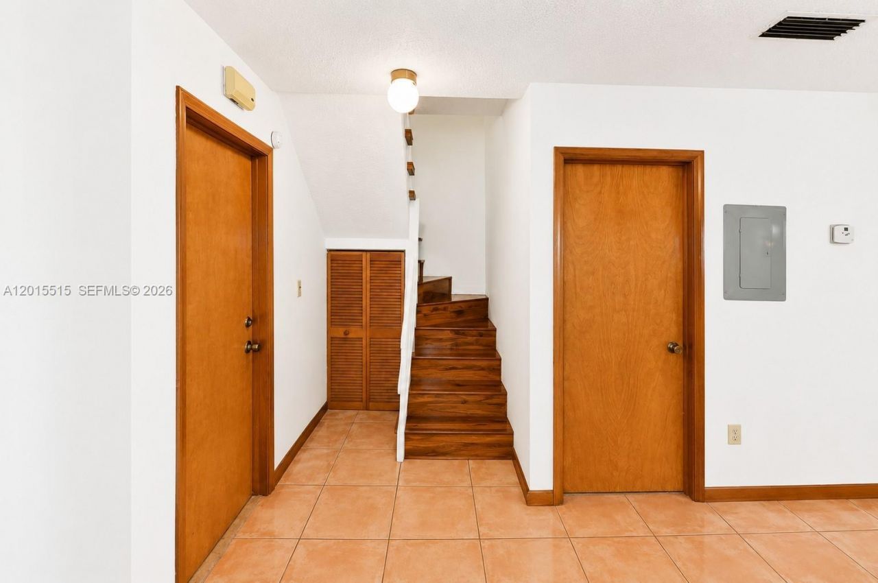 2934 Whitehead St, Unit 2, Miami, FL 33133 Photo